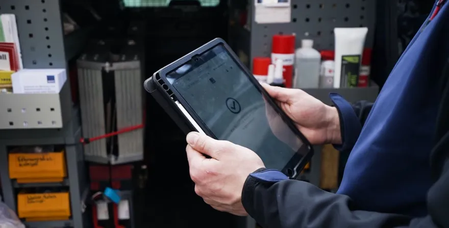 Digitalisierung Techniker LUTZ Aufzüge